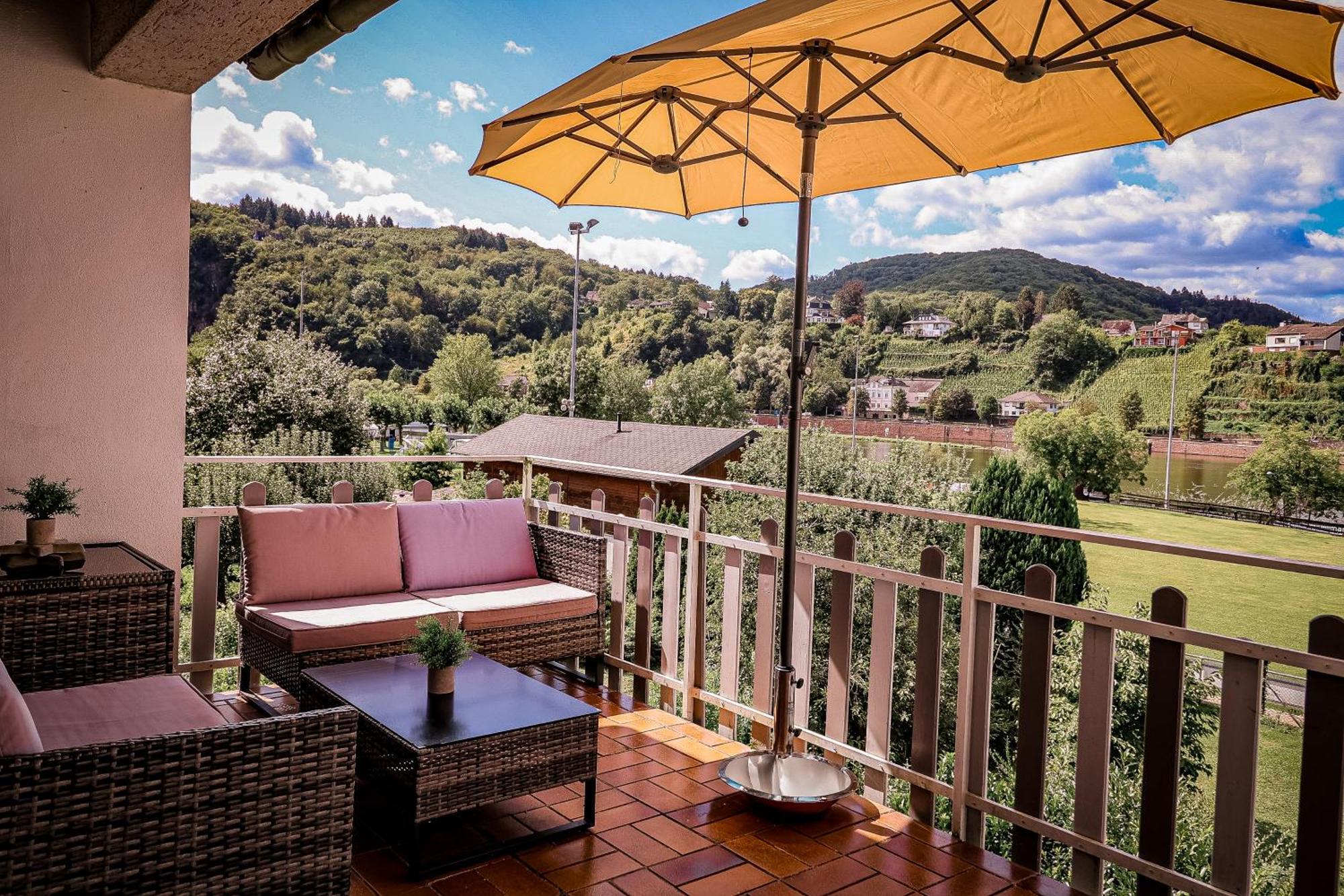 Traumaussicht Kamin Balkon Burgblick 65 Zoll Tv Netflix Sky Joyn Lindenplatz Apartment Bullay Ngoại thất bức ảnh
